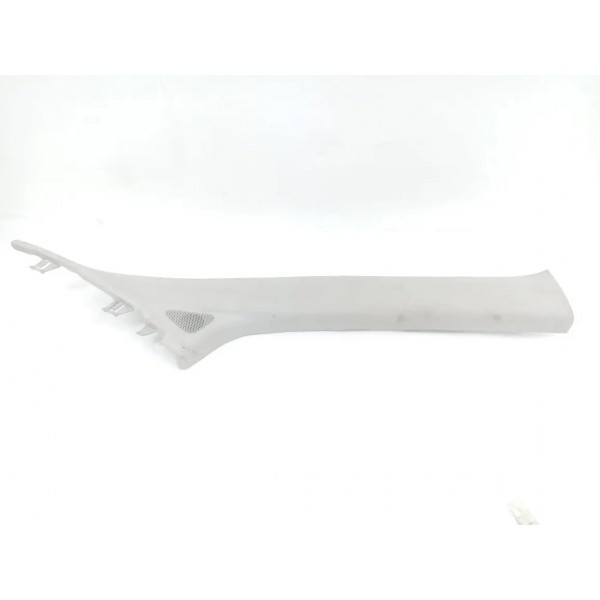 Moldura Coluna Parabrisa Direito Nissan Versa Detalhe 2021