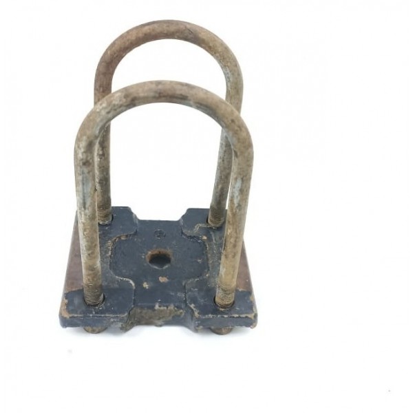 Suporte Grampo Feixe Mola Traseira Direita Amarok 2011