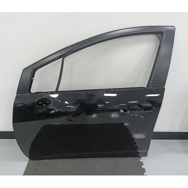 Porta Dianteira Esquerda Nissan Versa 2021 Detalhe Dianteira Esquerda Preto