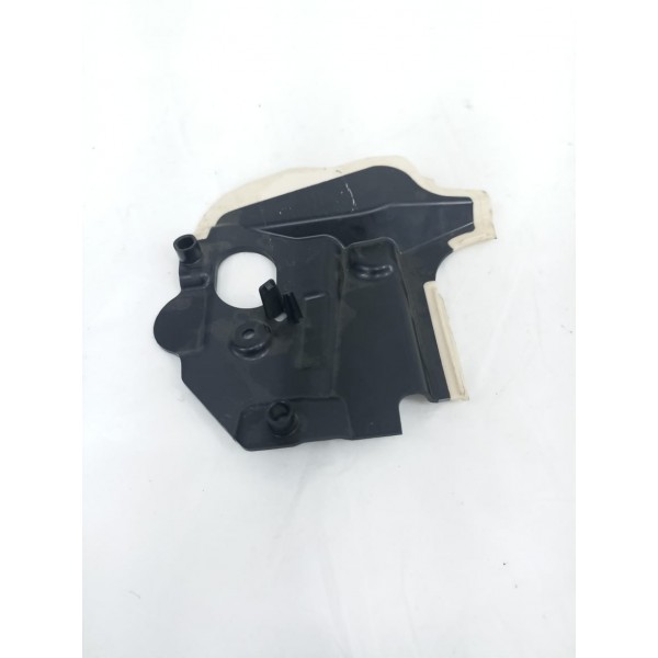 Acabamento Dianteiro Direito Mercedes C180 2018