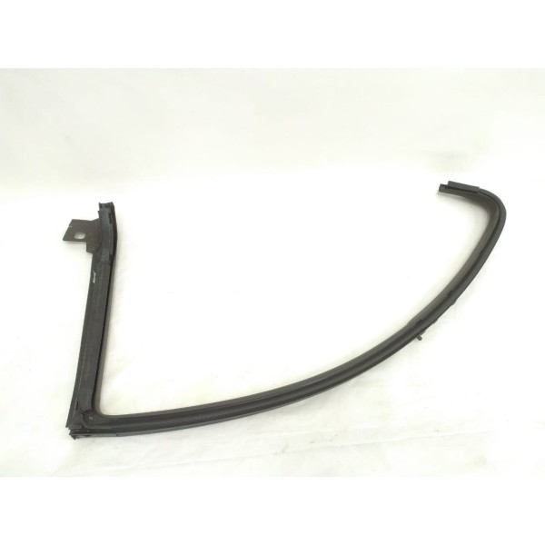 Borracha Guarnição Traseira Esquerda Passat Cc 2014