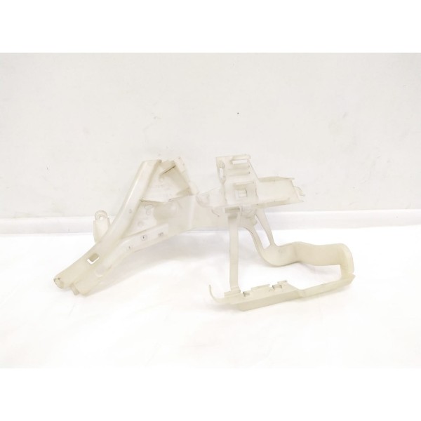 Suporte Fechadura Dianteira Direita Passat Cc 2014 Detalhe