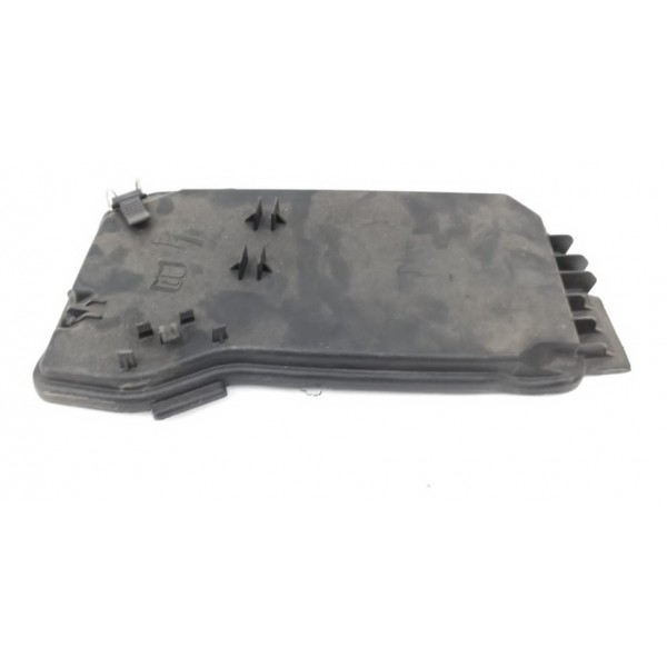 Tampa Caixa Fusível Mercedes C180 2012.13  Detalhe