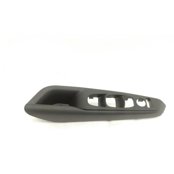 Moldura Botão Vidro Dianteiro Esquerdo Nissan Kicks 2018