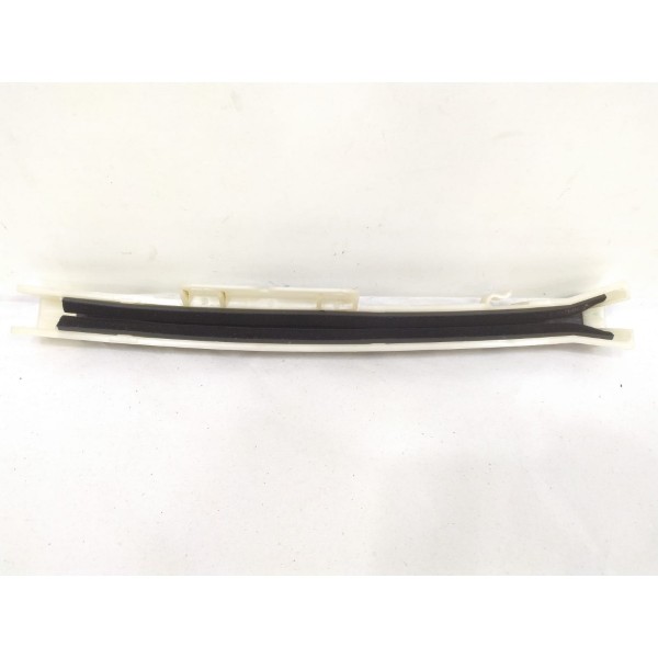 Guia Vidro Traseiro Esquerdo Fiat Toro 2018 Detalhe