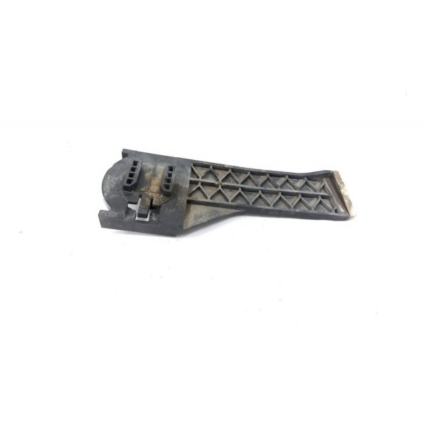 Suporte Esquerdo Inferior Radiador Mercedes A200 1.6 2015  