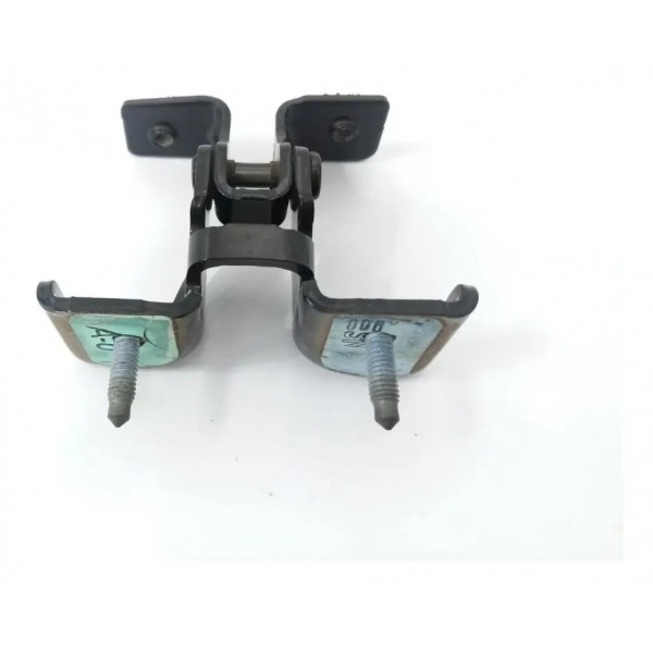 Dobradiça Direita Tampa Traseira Mercedes Gla200  2016