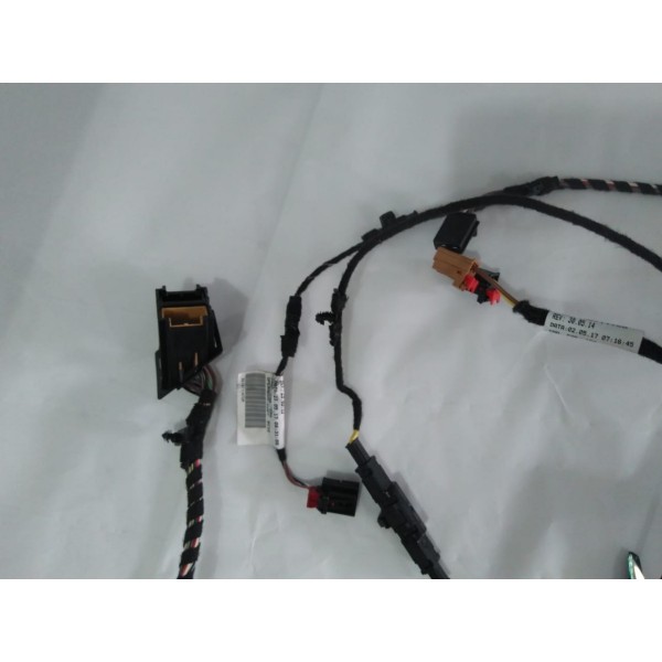 Chicote Tampa Traseira Vw Golf Tsi 2018