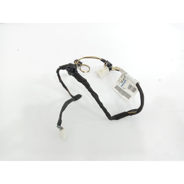 Chicote Forro Porta Traseira Direita Mercedes Gla200 2015 16