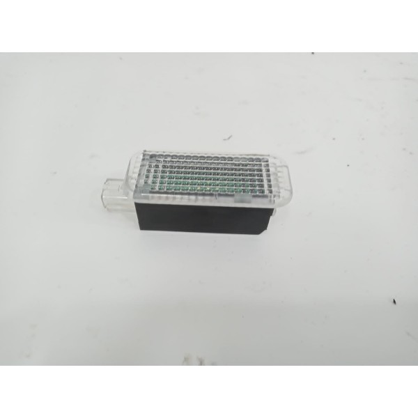 Luz Cortesia Audi Q3 2015