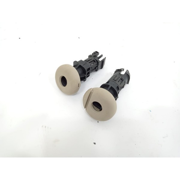 Trava Encosto Cabeça Banco Traseiro Direito Audi Q3 2015 Bege