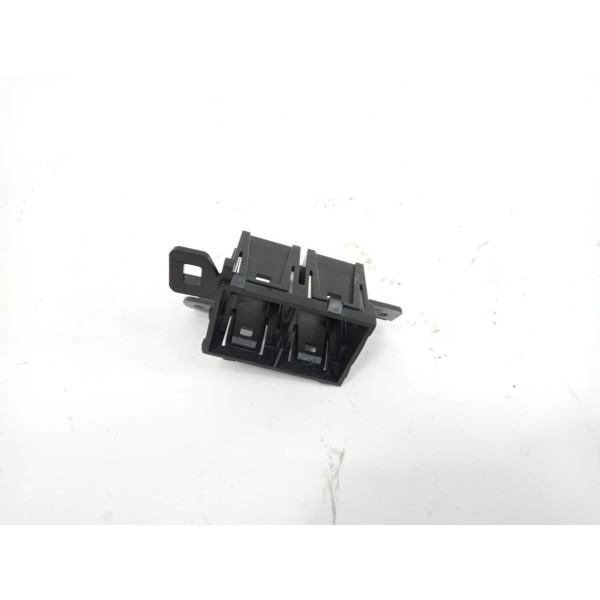 Moldura Botão Tração Estabilidade Kicks 2018 684t65ra1a