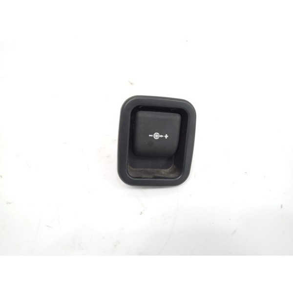 Tomada 12v Porta Malas Bmw X1 2012