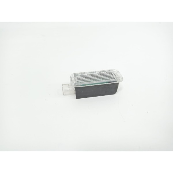 Luz Cortesia Audi Q3 2012 2013 4e0947415