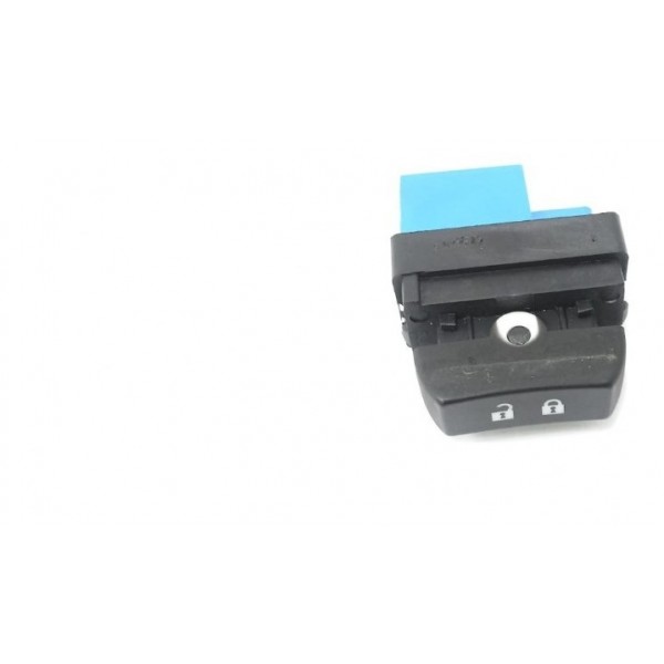 Botão Trava Porta Dianteira Esquerda Gm Tracker 2016