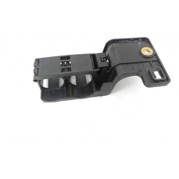 Suporte Mangueira Água Mercedes Gla200 2018