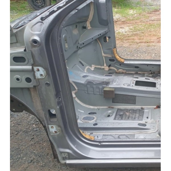 Coluna Porta Esquerda Renault Logan 2019