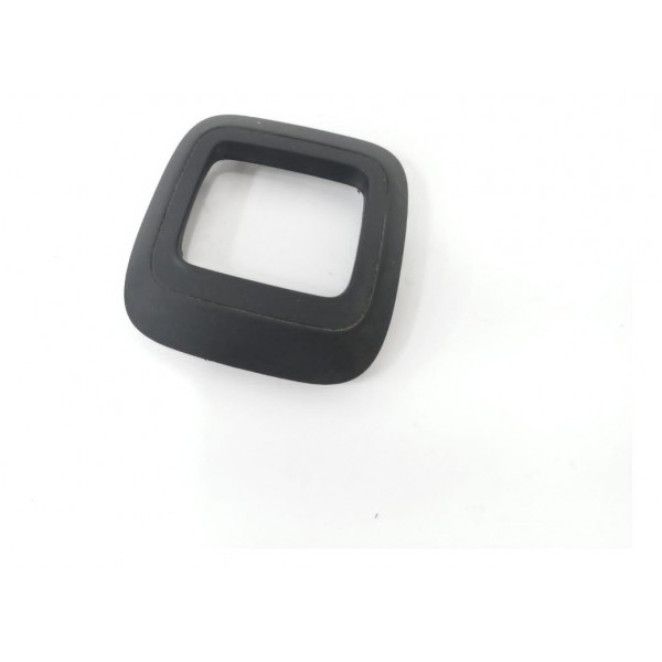 Acabamento Fechadura Banco Traseiro Direito Renegade 2020