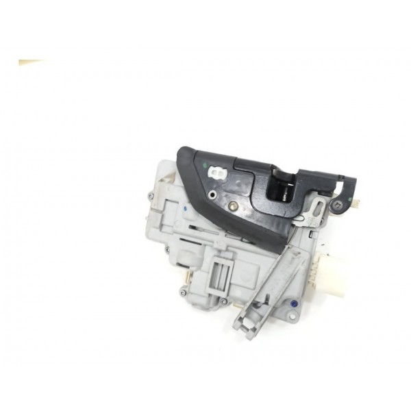 Fechadura Porta Dianteira Direita Passat Variant 2.0tsi 2013