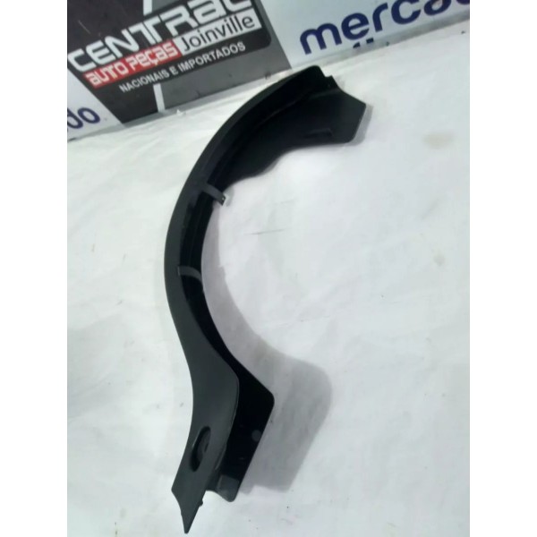 Acabamento Dobradiça Porta Malas Esquerdo Mercedes C250 2011