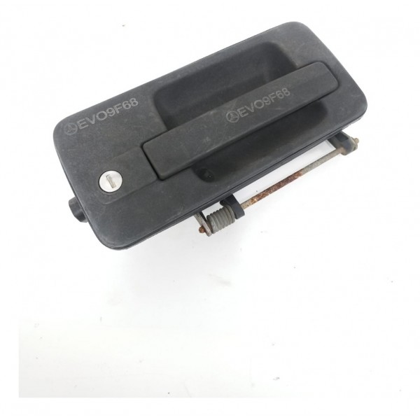 Maçaneta Externa Dianteira Dir Mercedes-benz Axor 1933 2012 Dianteira