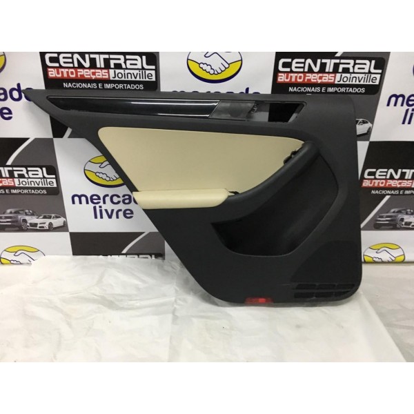 Forro Porta Traseira Esquerda Caramelo Vw Jetta 2017 Detalhe