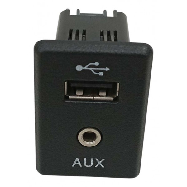 Entrada Usb Auxiliar Console Nissan Kicks S 2018 795405004