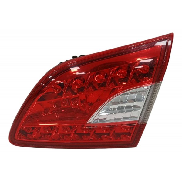 Acabamento Lanterna Dir. Tampa Traseira Nissan Sentra 2015