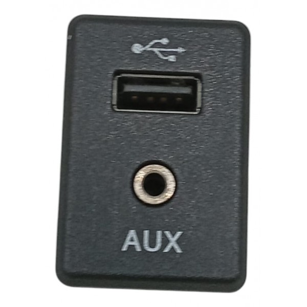 Entrada Usb Nissan Kicks Ls 2018