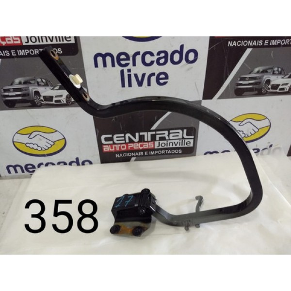 Dobradiça Esquerda Tampa Traseira Vw Jetta 2016 2017