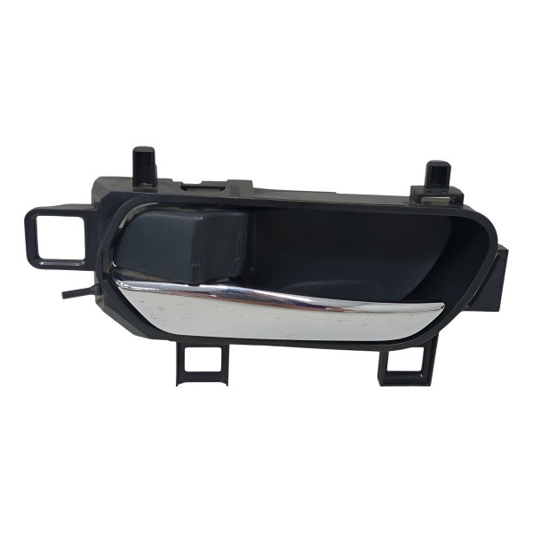 Maçaneta Interna Porta Dianteiro Esquerdo Nissan Kicks 2020 - Preto - Dianteira