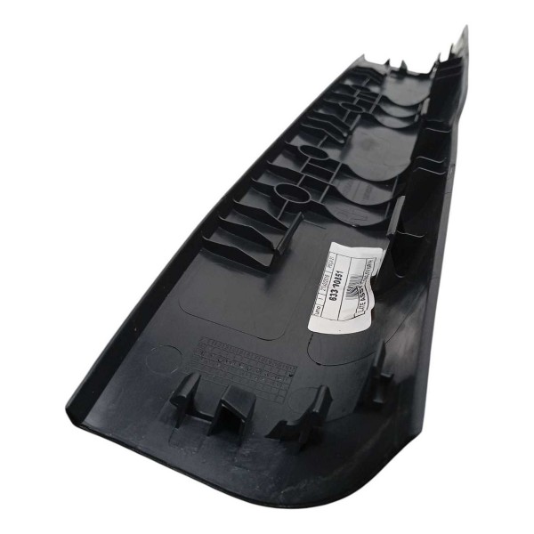 Soleira Dianteira Direita Nissan Kicks 2019 Preto