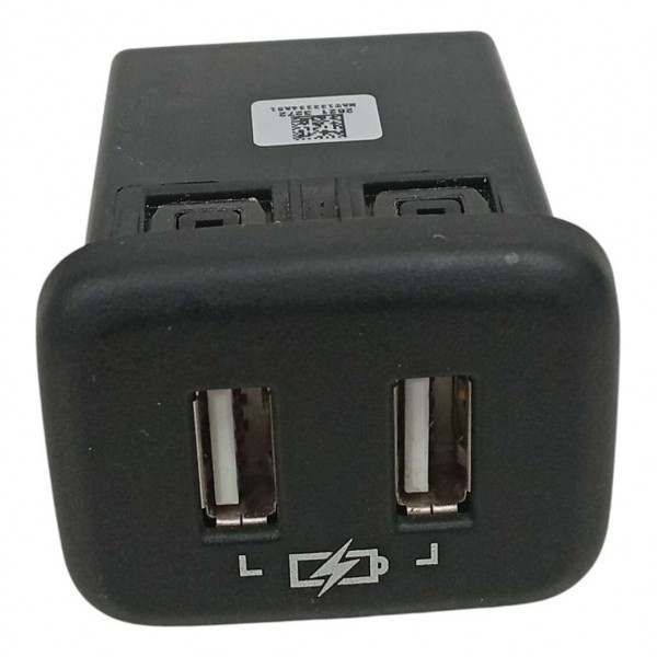 Tomada Usb Chvrolet Tracker 12t 2023 Preto