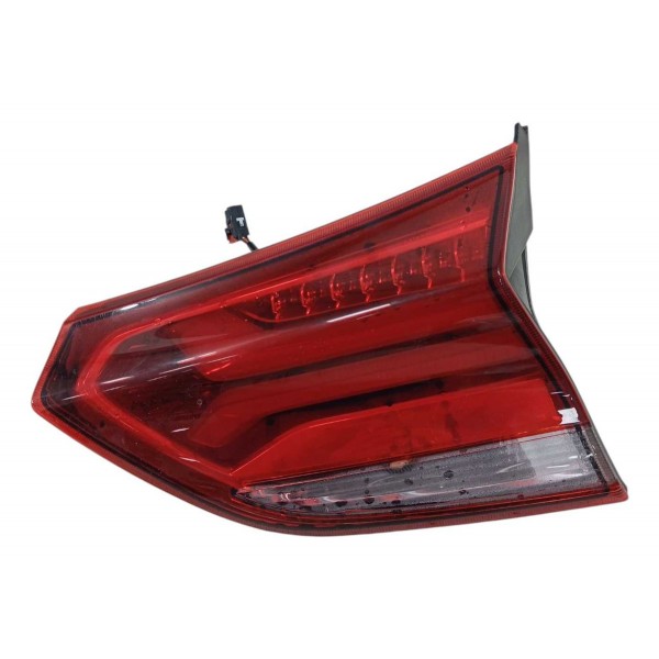 Lanterna Direita Tampa Traseira Chevrolet Tracker 12t 2023 Direito/passageiro Preto