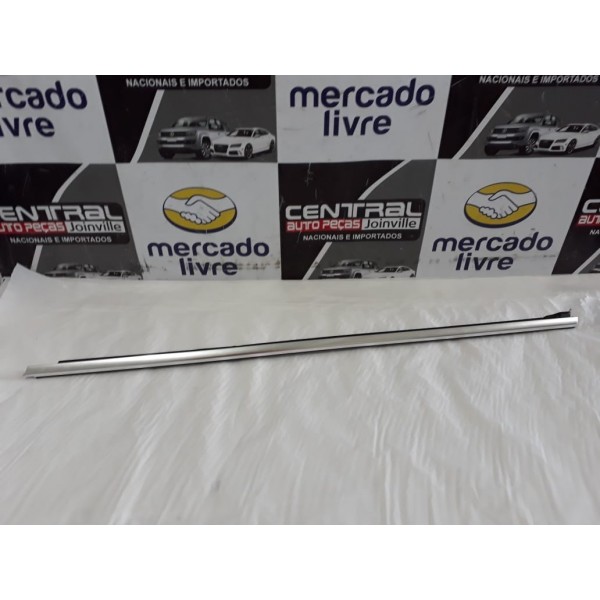 Friso Cromado Porta Traseira Esquerda Vw Jetta Tsi 2.0 2017 Cromado