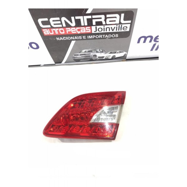 Lanterna Direita Tampa Traseira Nissan Sentra 2014 2015 2016 Vermelho