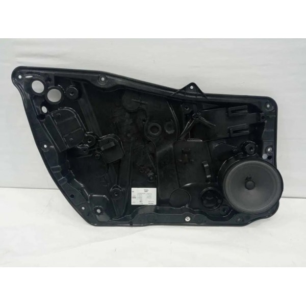 Suporte Máquina Vidro Som Porta Dianteira Esq Cla 180 2018