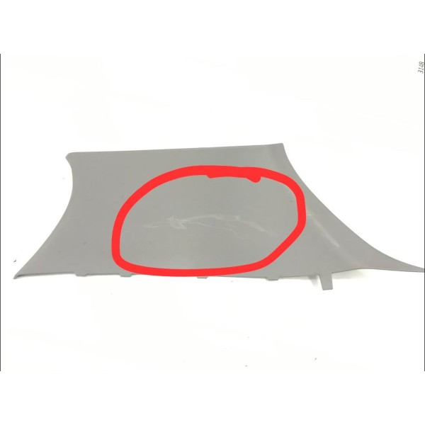 Acabamento Coluna Porta Malas Direito Bmw 118i 2012 Detalhe