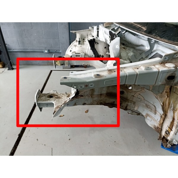 Longarina Esquerda Audi Q3 2016