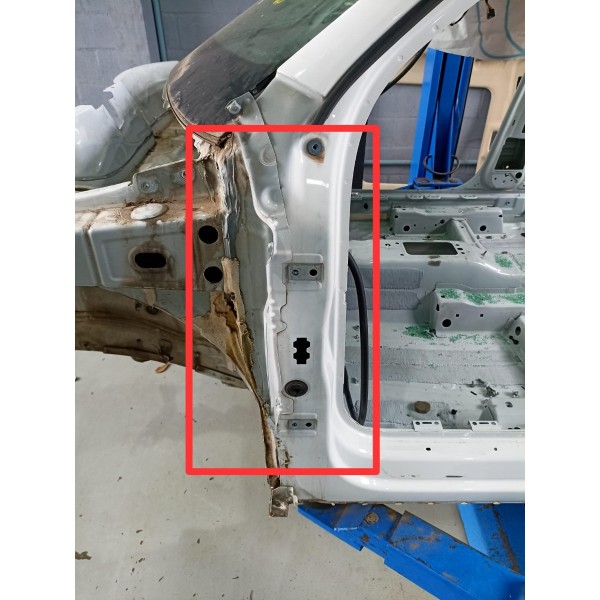 Coluna T Dianteira Esquerda Audi Q3 2016