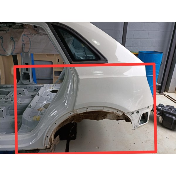 Lateral Esquerda Audi Q3 2016