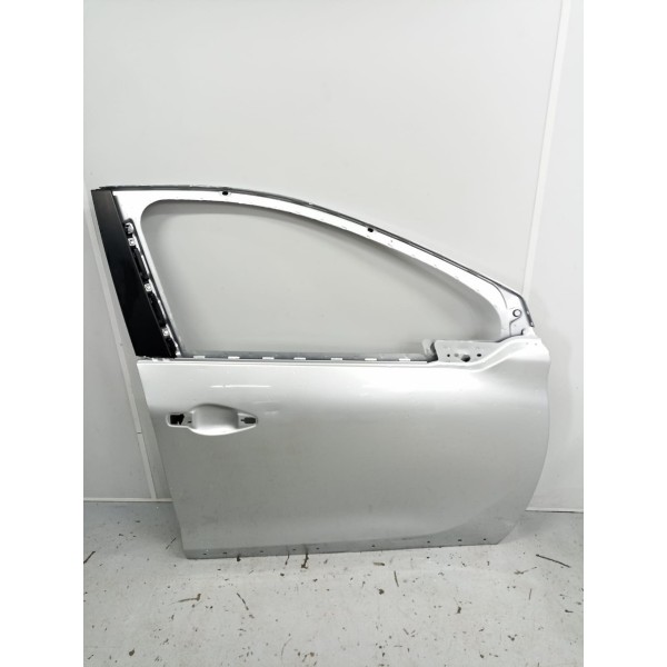 Porta Lata Dianteira Direita Peugeot 2008 2018 Detalhe Dianteira Direita Cinza