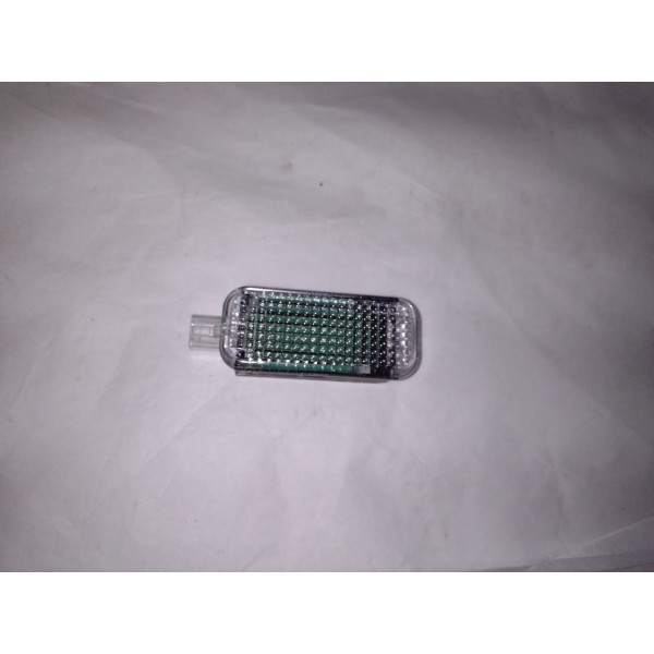 Luz Cortesia Forro Porta Traseira Esquerda Audi Q3 2016