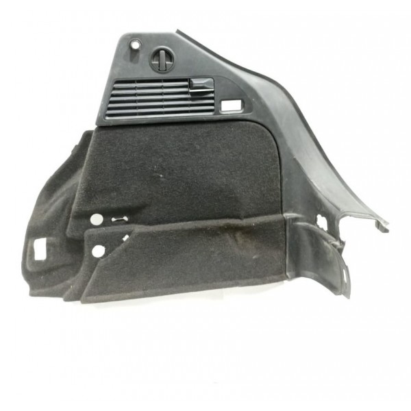 Acabamento Traseiro Direito Audi A1 Sportback 2011 Detalhe