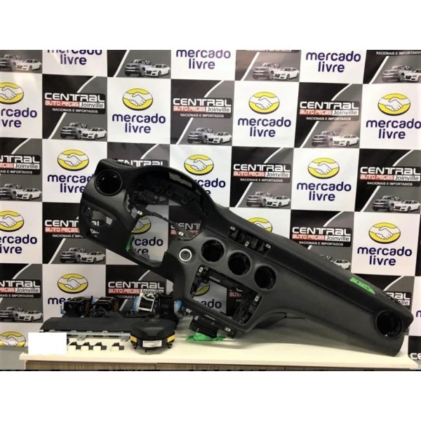 Kit Capa Painel Bolsa Mercedes Benz A200 2015 Detalhe