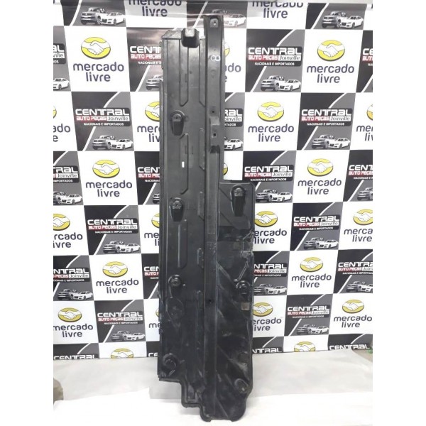 Protetor Assoalho Esquerdo Mercedes C180 2013 2014 Detalhe