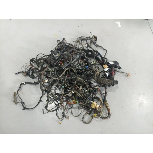 Chicote C/caixa Fusível Vw Tiguan 2012 1105253395